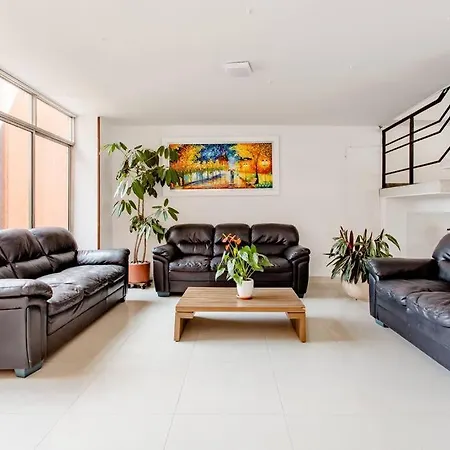 Acogedora Habitacion En Un Punto Central De Bogota Exterior photo